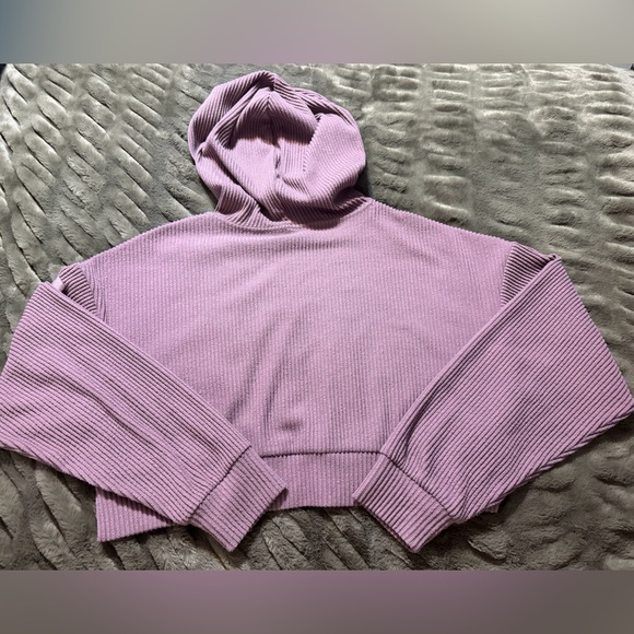 ALO Yoga Muse Hoodie in Raisinette Heather - Picture 6 of 8